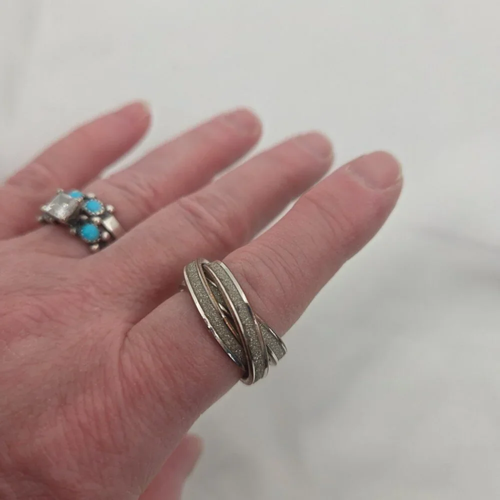 Vintage 90s Silver-Tone Rolling Ring - Triple Interconnected Bands